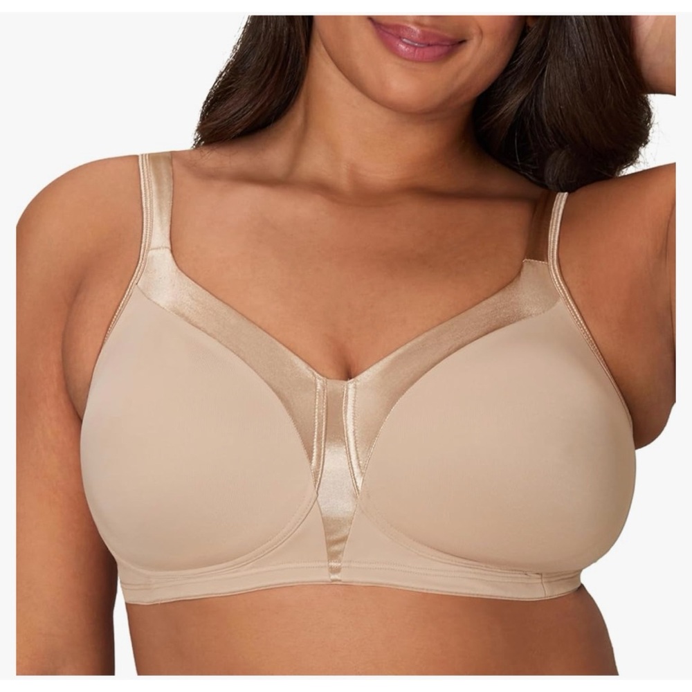 NEW Playtex 18 Hour Silky Soft Smoothing Wireless Bra